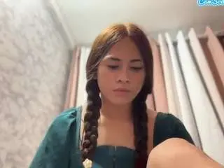 Camsoda Free Live Porn of averagegirl