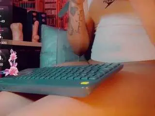 Camsoda Sex Chat of emeli-roushot