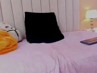 Camsoda Nude Webcam of mia-thompson-1