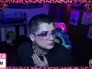 Chaturbate Adult Video Chat of ftmbiggestclit