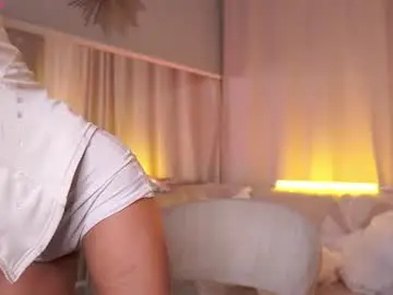 Chaturbate Free Porn Cam of chiaraamore