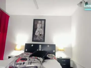 Chaturbate Live Sex Cam of isis_shine