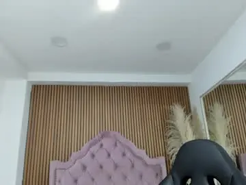 Chaturbate Watch Live Sex Cams of nahomyrusell