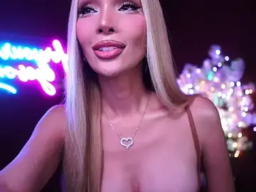 Stripchat Live Sex Cam of xxforyoureyesonlyxx