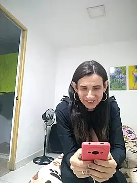 Stripchat Live Sex Cam of Cameron_puppy