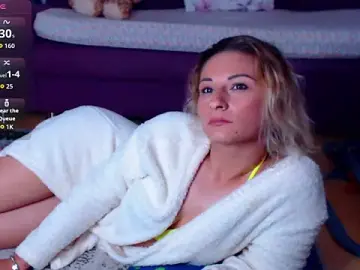 Stripchat Nude Webcam of CassieSpell