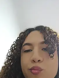 Stripchat Free Porn Cam of lilith_isabella25