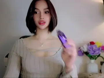 Stripchat Sex Cam of Anna_HollyDoll