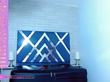 Stripchat Watch Live Sex Cams of Raven_Doll19