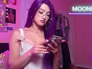 Stripchat Sex Cam of moonfiredancer
