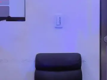 Stripchat Live Sex Cam of katrina_blaze