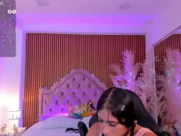 Stripchat Free Porn Cam of CamilaHarperr_