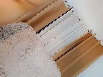 Stripchat Free Live Porn of DickforlillyPetite