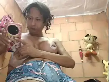 Stripchat Sex Cam of Camilalatin69