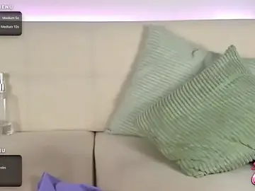 Stripchat Live Sex Cam of itschloelaurent