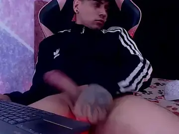 Stripchat Private Sex Chat of extrongerboyx_12