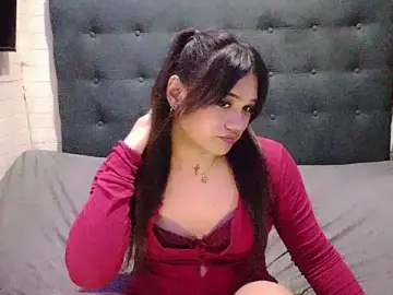 Stripchat Live Sex Cam of Ur_WifeyMarie