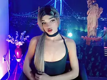 Stripchat Live Sex Cam of Evonny_colucci