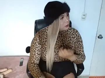 Stripchat Free Live Porn of kim_hot69_